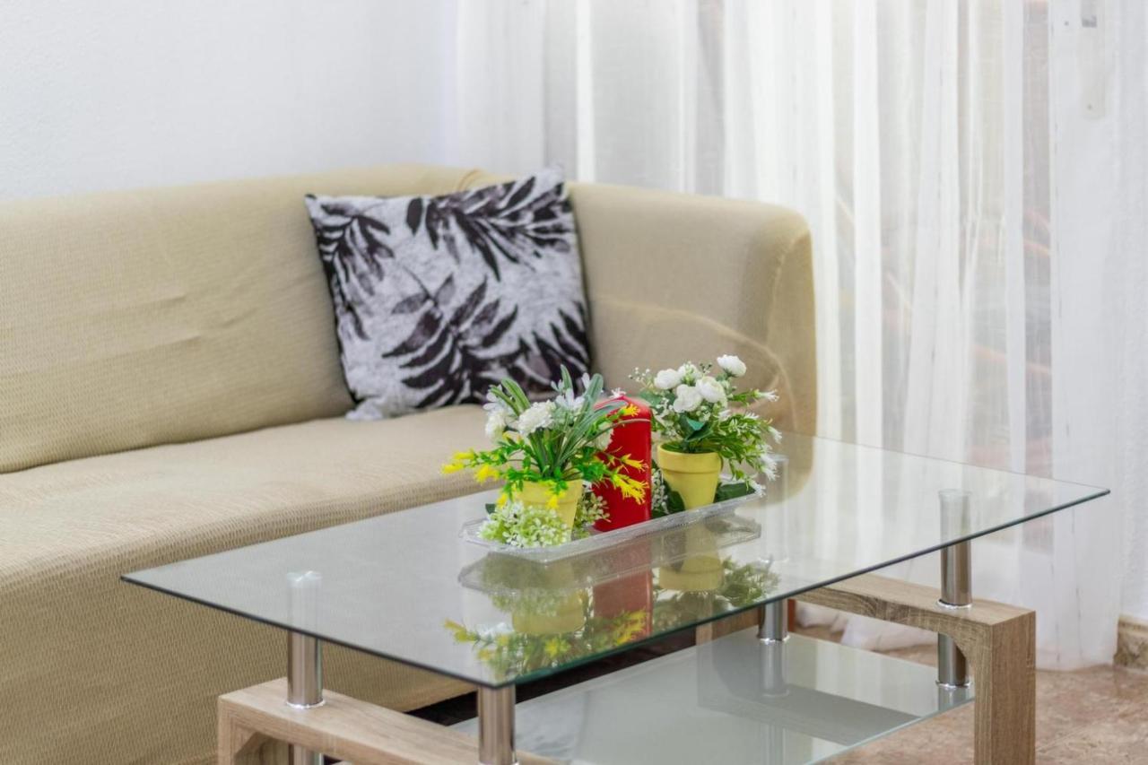 Apartment Albamar 6 Personas Con Parking Cerca De La Playa *
